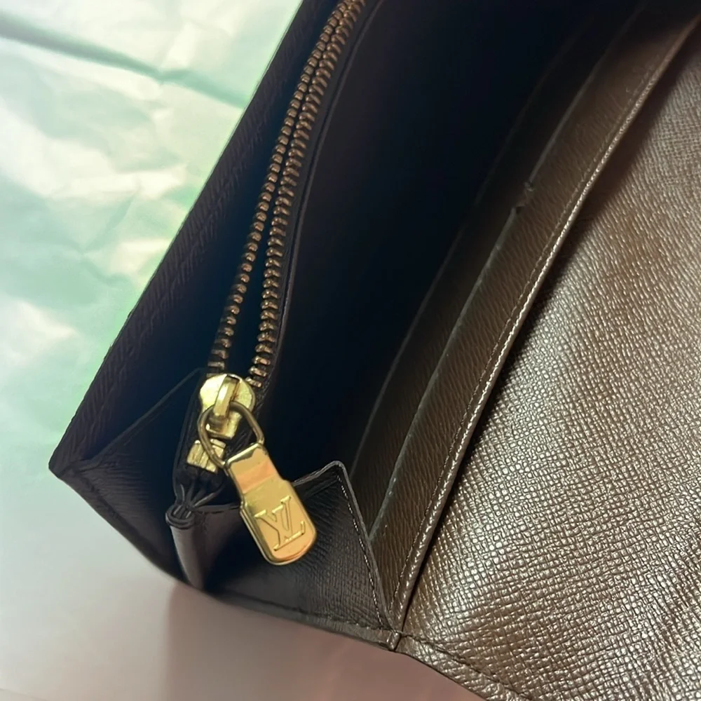 Louis Vuitton Damier Ebene Sarah wallet